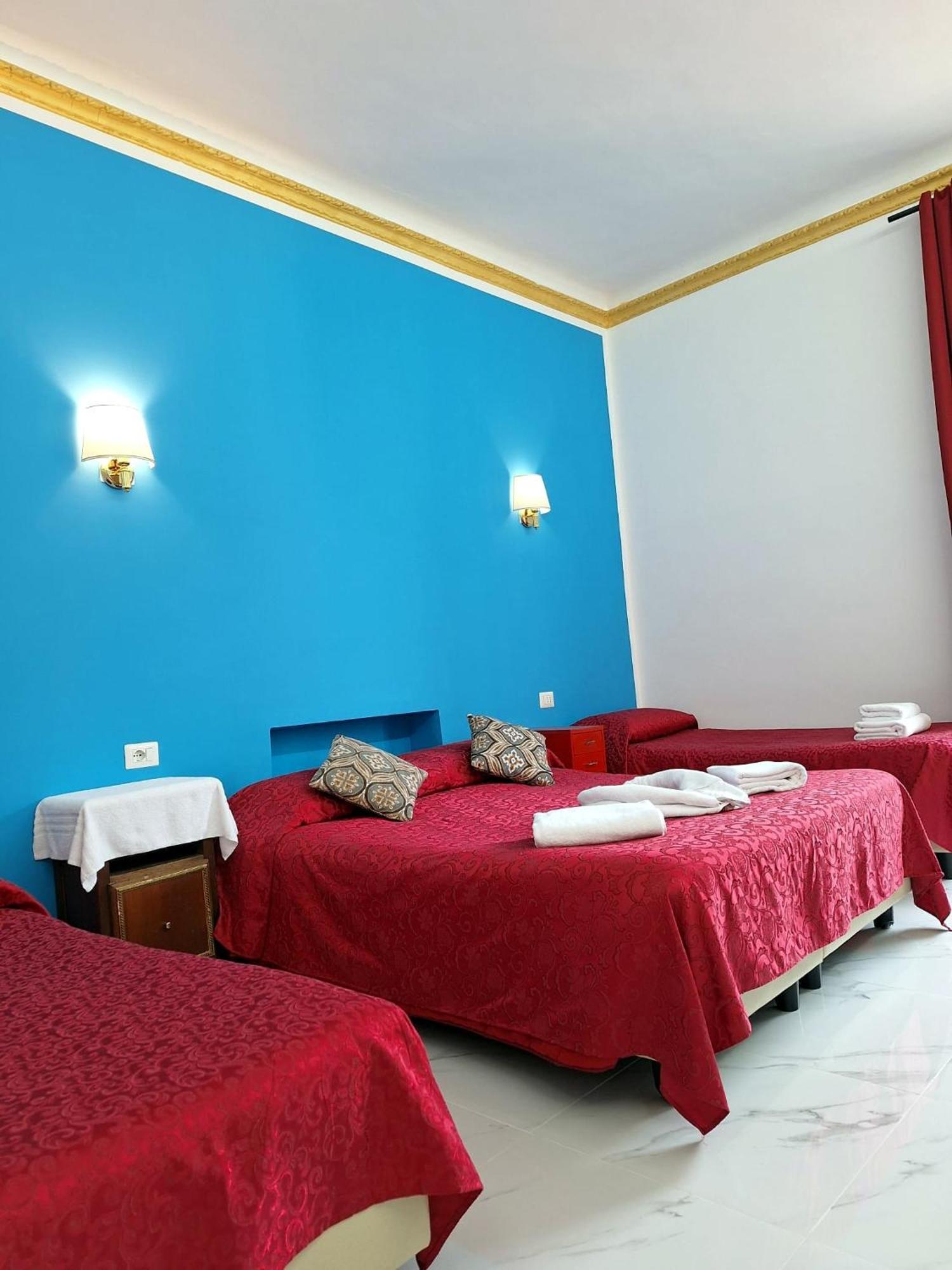 Relax On 247 Hostel