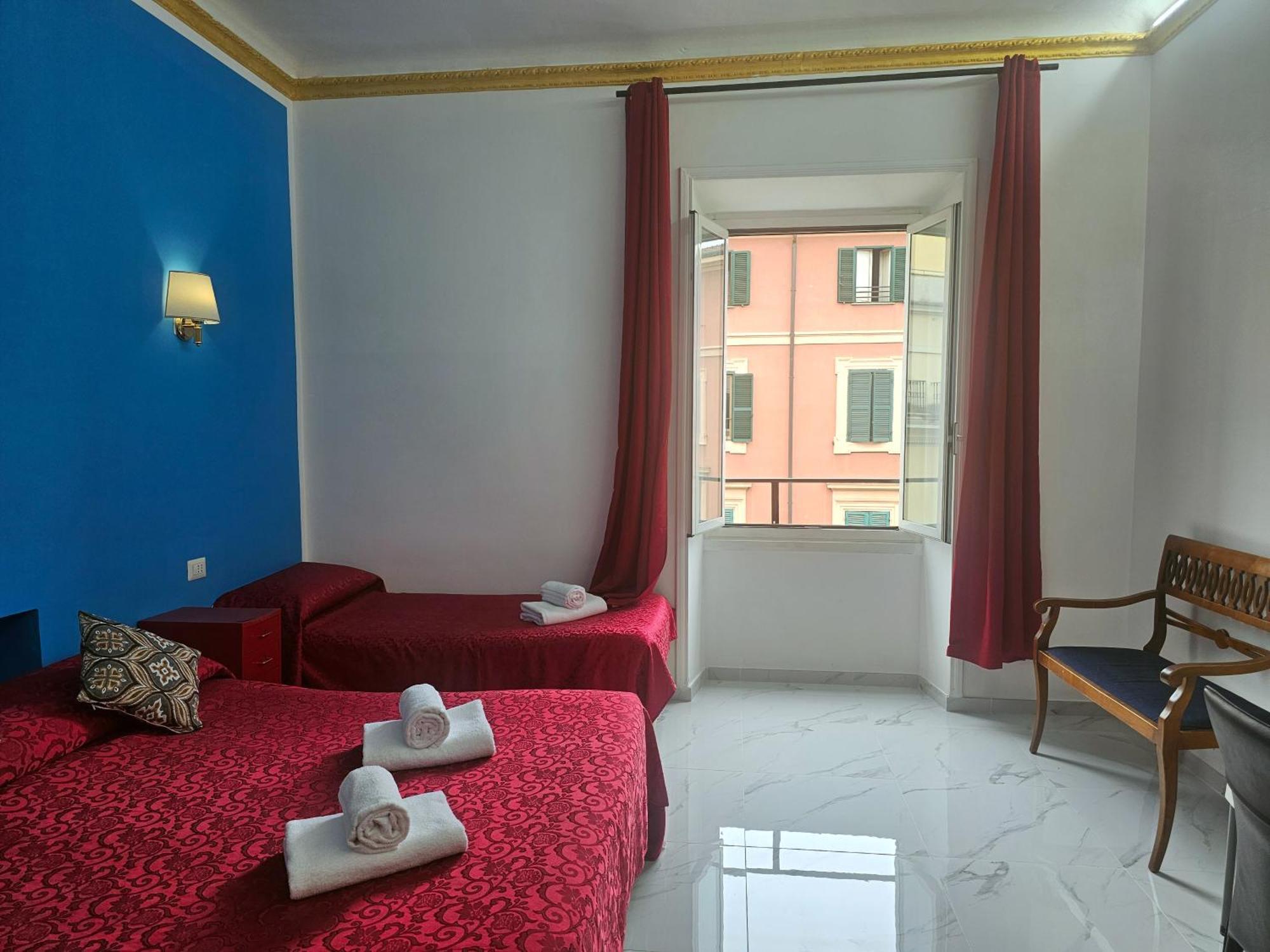 Relax On 247 Hostel